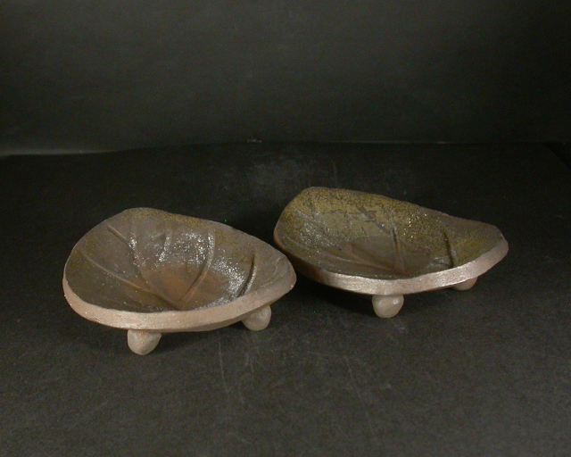 松園窯 備前焼 陶器皿 5枚セット 木箱付き 備前焼 登窯 備前焼中堅作家 橋本 和哉 共箱付き黄ゴマ三つ足葉