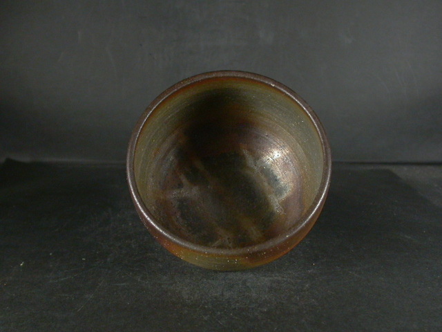 岡山県重要無形文化財 松井與之 備前焼 初窯茶盌 茶道具 抹茶碗 抹茶茶碗 共箱 岡山県重要無形文化財 松井與之 備前焼 初窯茶盌 茶道具 抹茶
