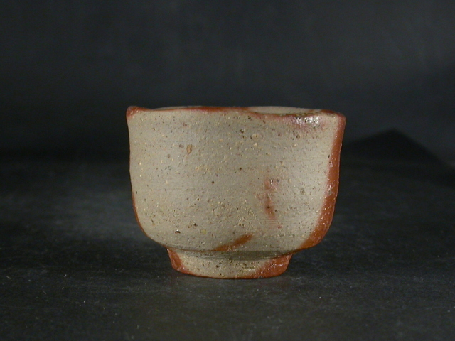 人間国宝　伊勢崎淳作　備前焼　湯呑み　備前焼緋襷湯呑み 備前焼 備前焼人間国宝 伊勢崎 淳 緋襷ぐい呑2 備前焼卸・小売 六べえ